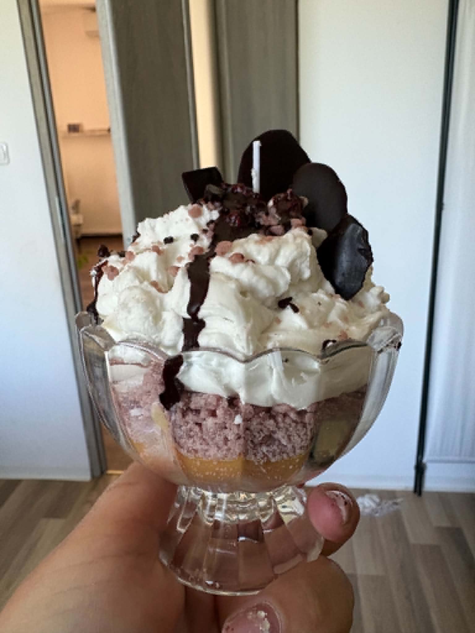 Deser Świecowy “Malinowy Sundae”